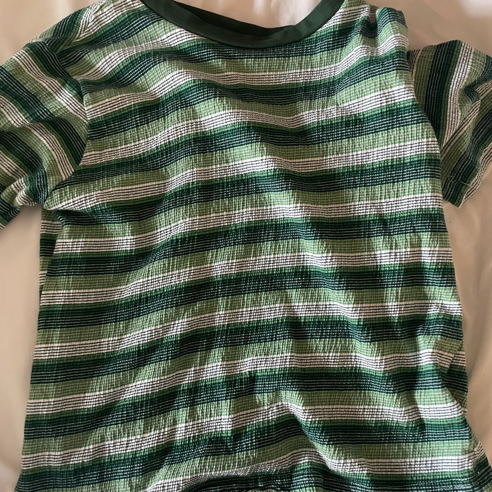 Green and white full length top. Super light and perfect for summer and spring.